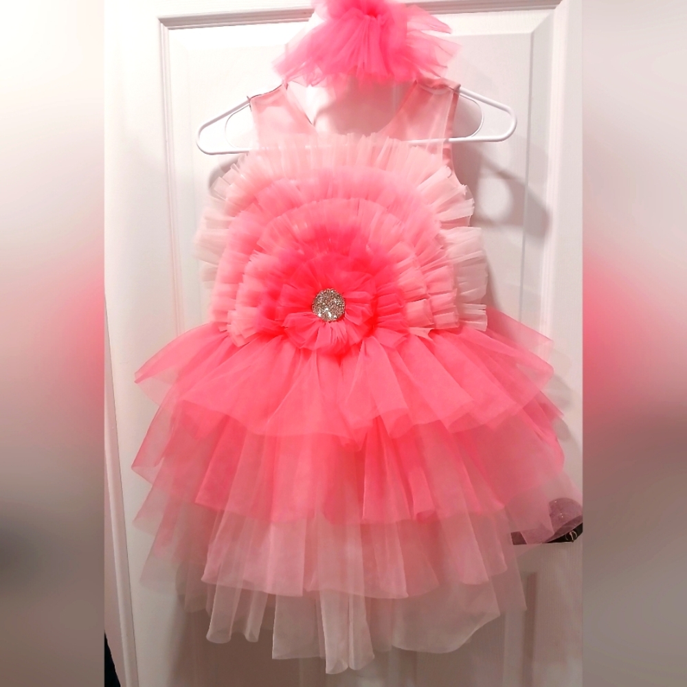 🩷 2T Fancy dress toddler, chiffon & sequins & Crinoline to give volume.